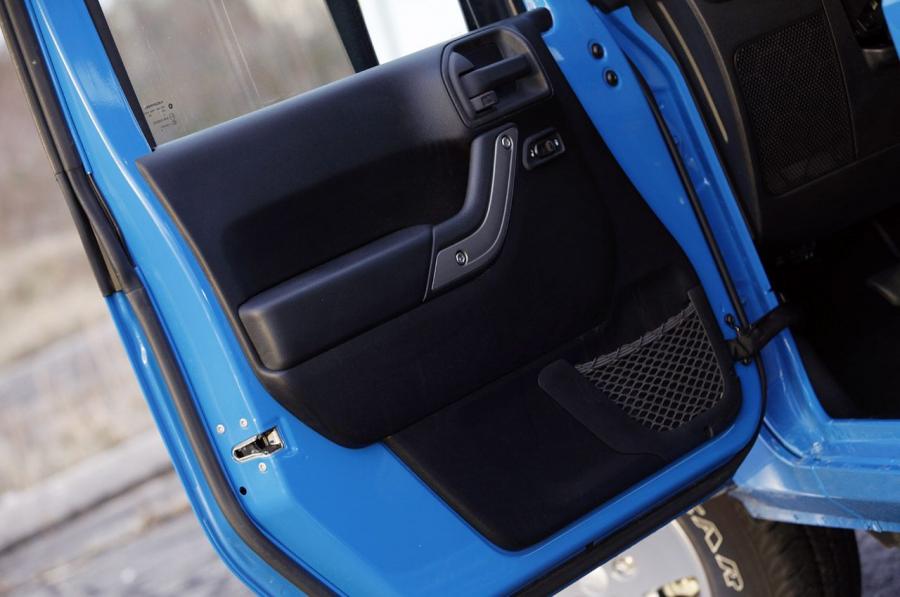  Jeep Wrangler Sport 2012 года  (фото 7 из 60)